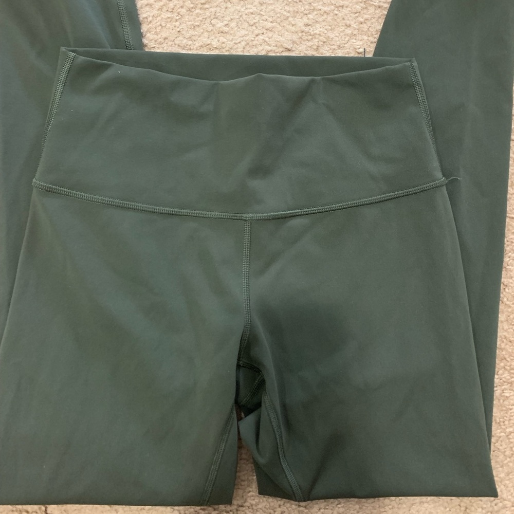 Lululemon Wunder Under 25” - Size 6